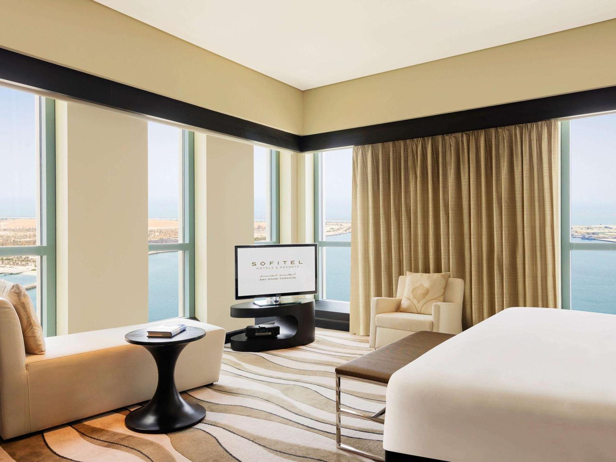 Sofitel Abu Dhabi Corniche Hotel Bagian luar foto